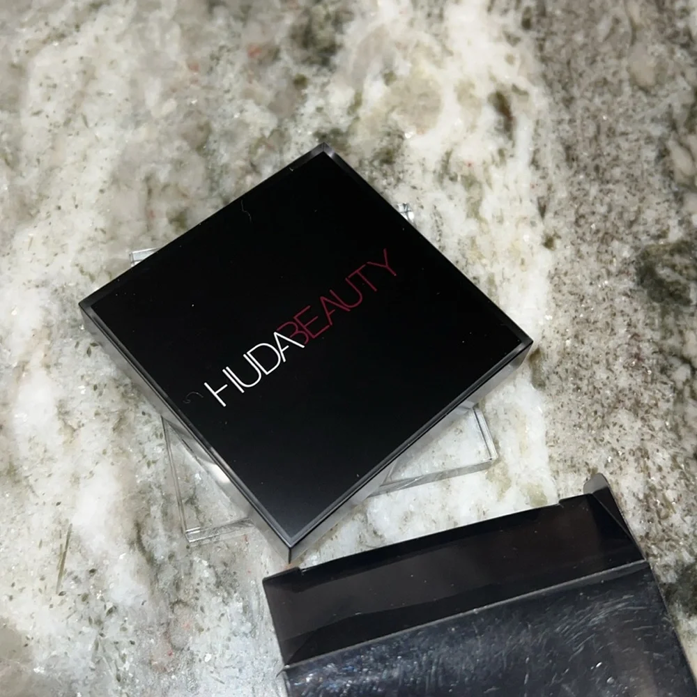 NIB - HUDA BEAUTY - TANTOUR Contour & Bronzer Cream - RICH